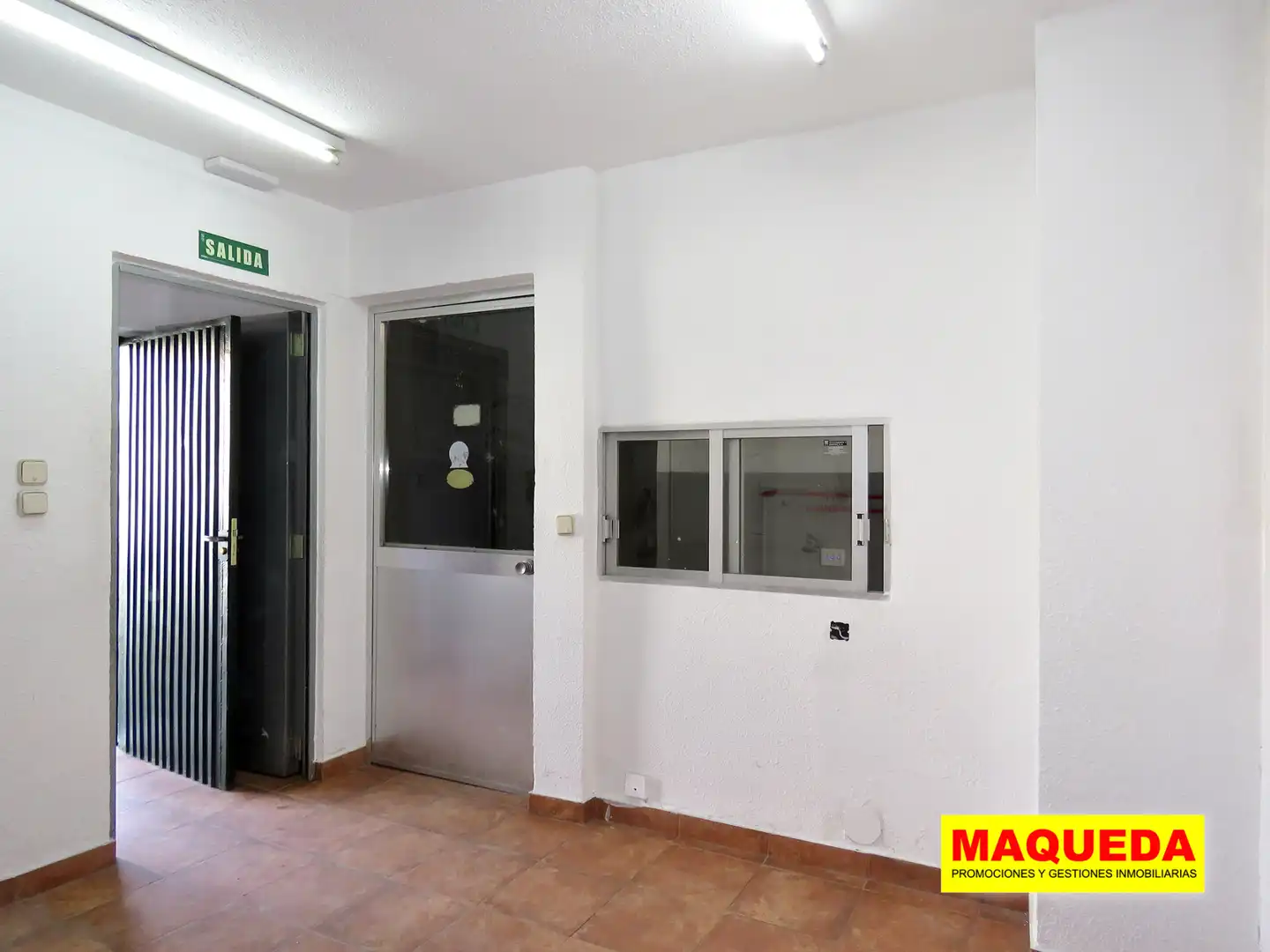 Nave industrial de alquiler en Leganés con Alarma