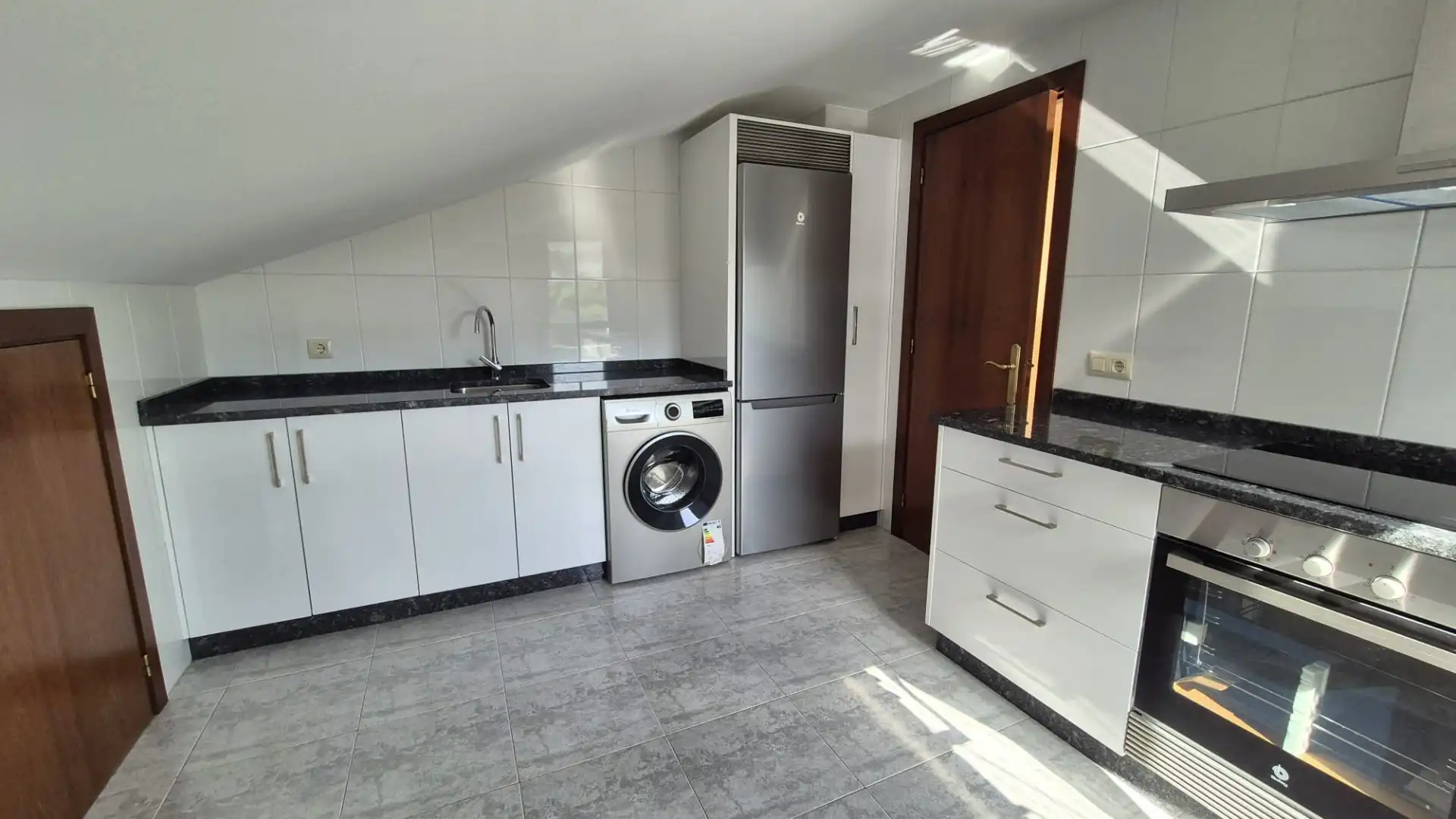 Kitchen of Flat for rent in Ourense Capital   with Heating, Oven and Washing machine