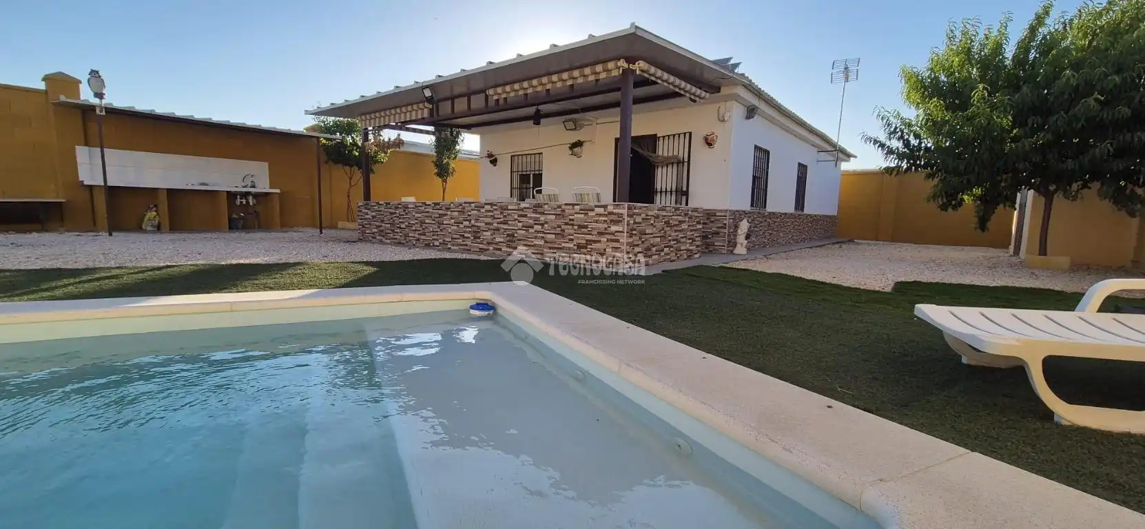 Vista exterior de Finca rústica en venta en Dos Hermanas con Aire acondicionado y Trastero