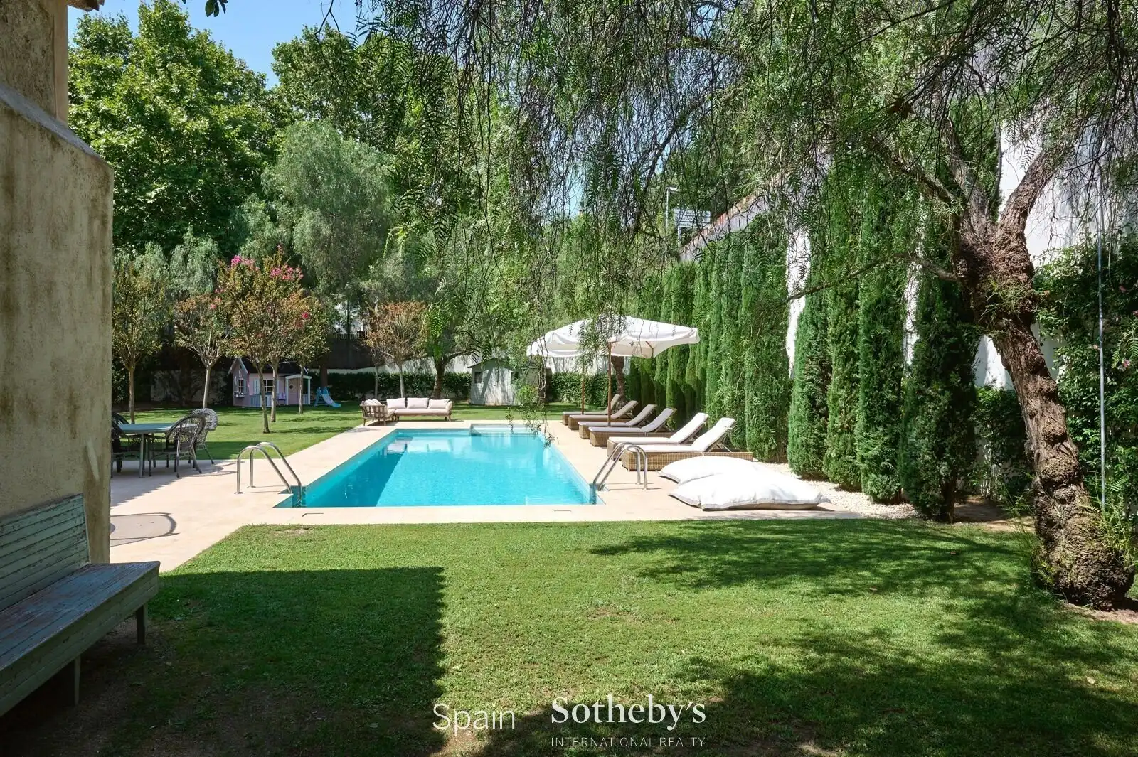 Piscina de Casa o xalet en venda en Alella amb Aire condicionat, Calefacció i Jardí privat