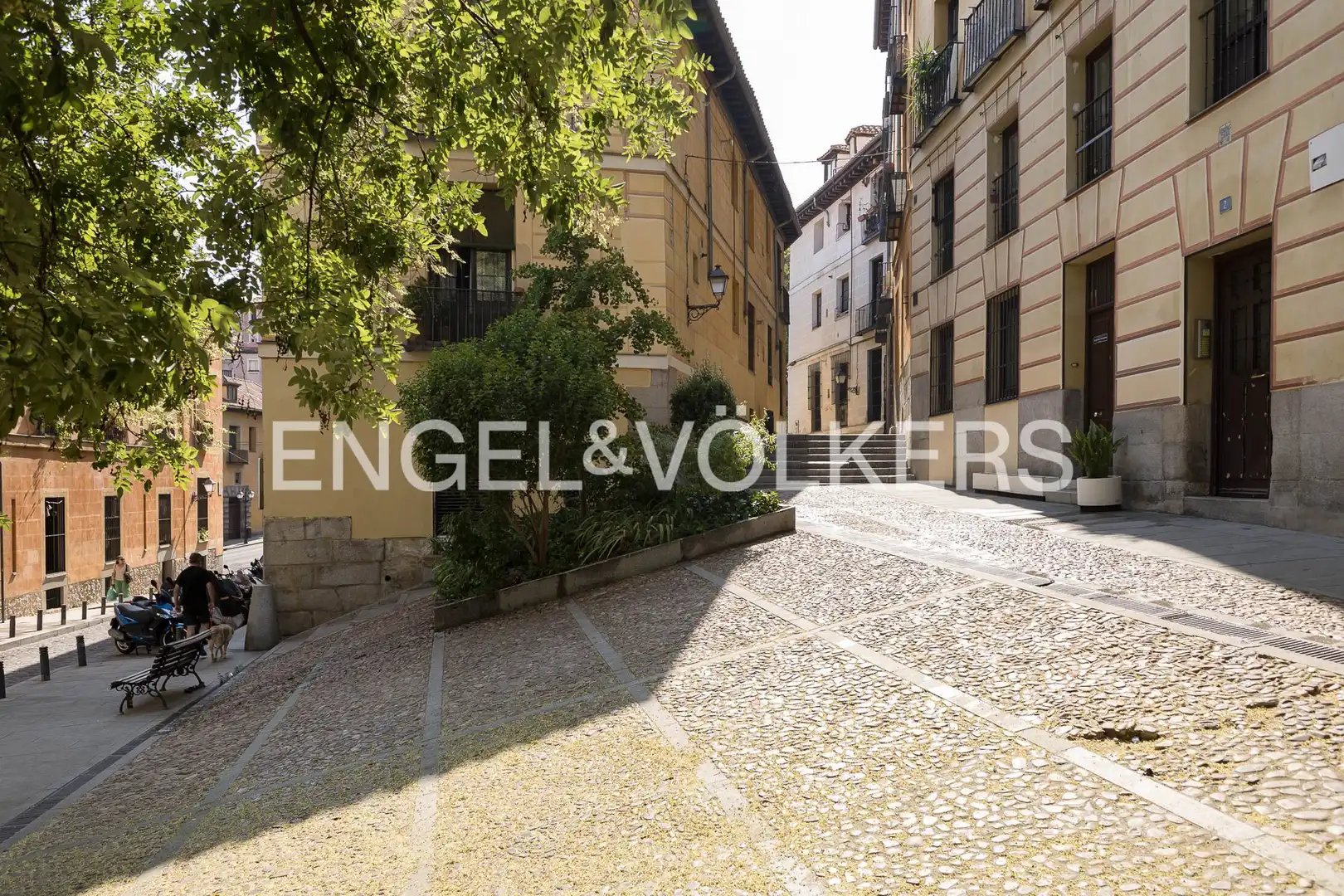 Außenansicht von Wohnung zum Verkauf in Madrid mit Heizung
