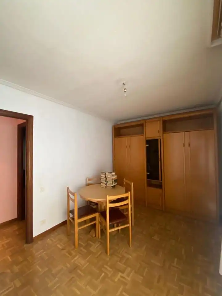Menjador de Àtic en venda en León Capital  amb Calefacció, Parquet i Terrassa