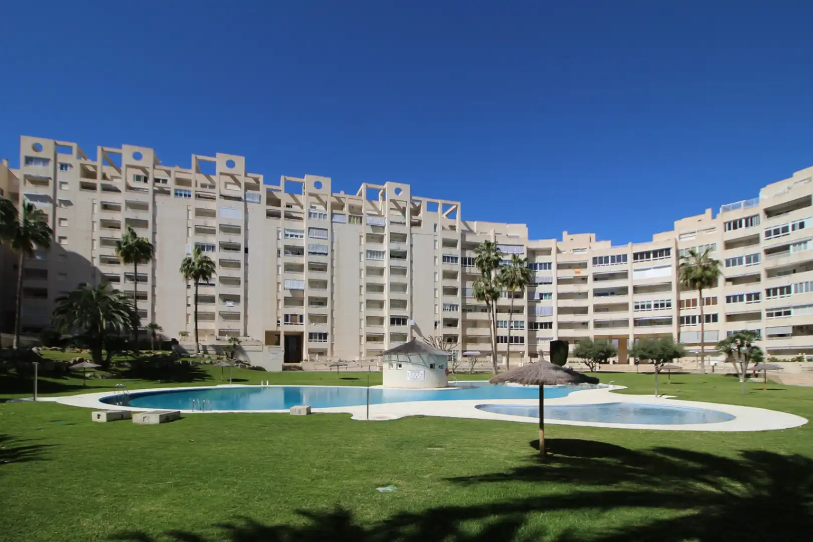 Vista exterior de Apartament en venda en El Campello amb Aire condicionat, Calefacció i Traster