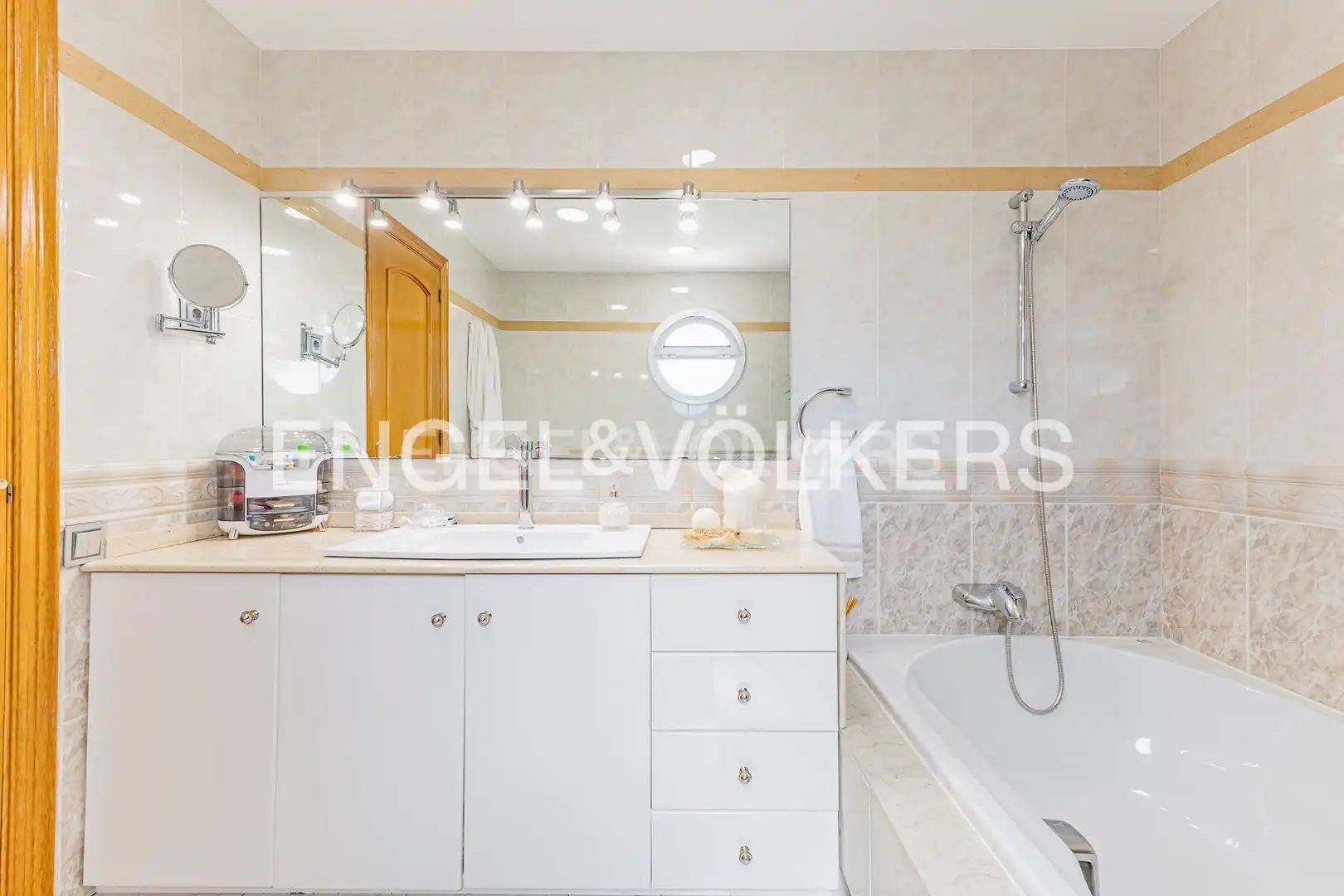 Bathroom of Houses for sale in Sant Vicenç Dels Horts  with Heating, Storage room and Swimming Pool