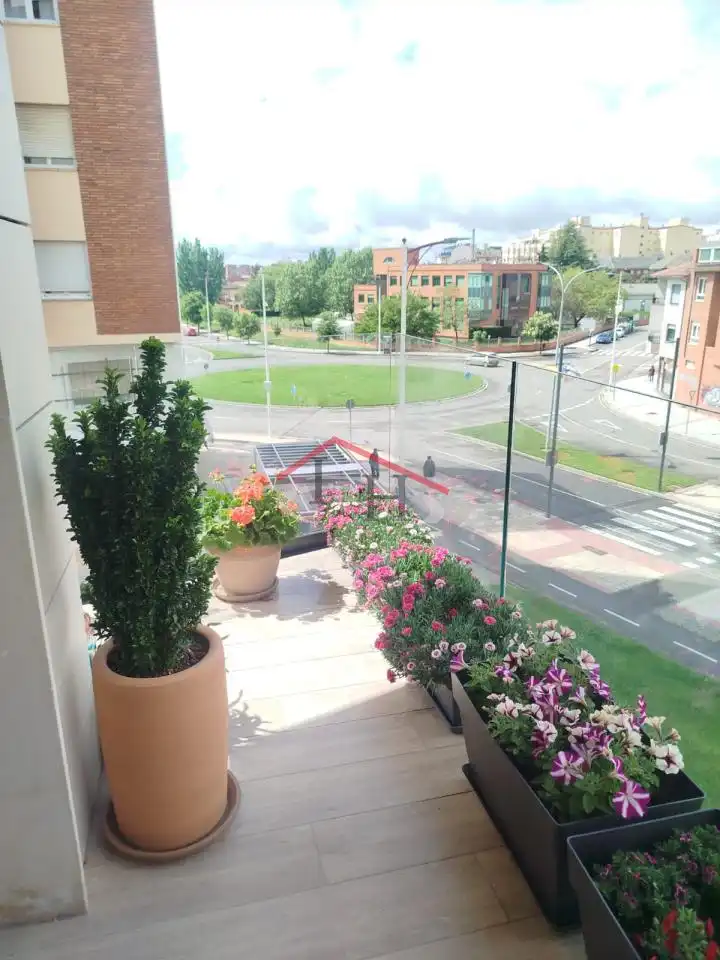 Terrasse von Wohnung zum Verkauf in León Capital  mit Heizung, Terrasse und Abstellraum