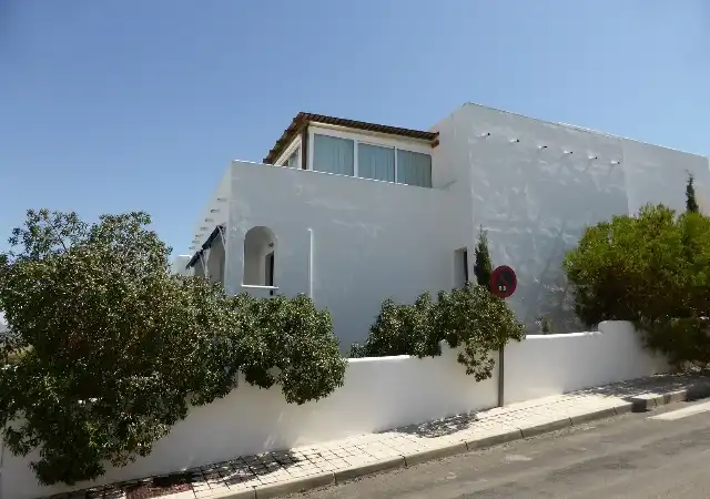 Vista exterior de Piso en venta en Níjar