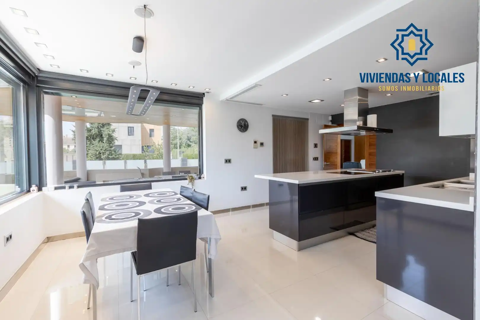 Chalet con piscina en venta en Urbanizacion EL CARMELO, imagen 17