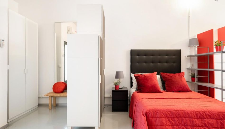 Estudio de alquiler en Pueblo Nuevo - Imagen 2