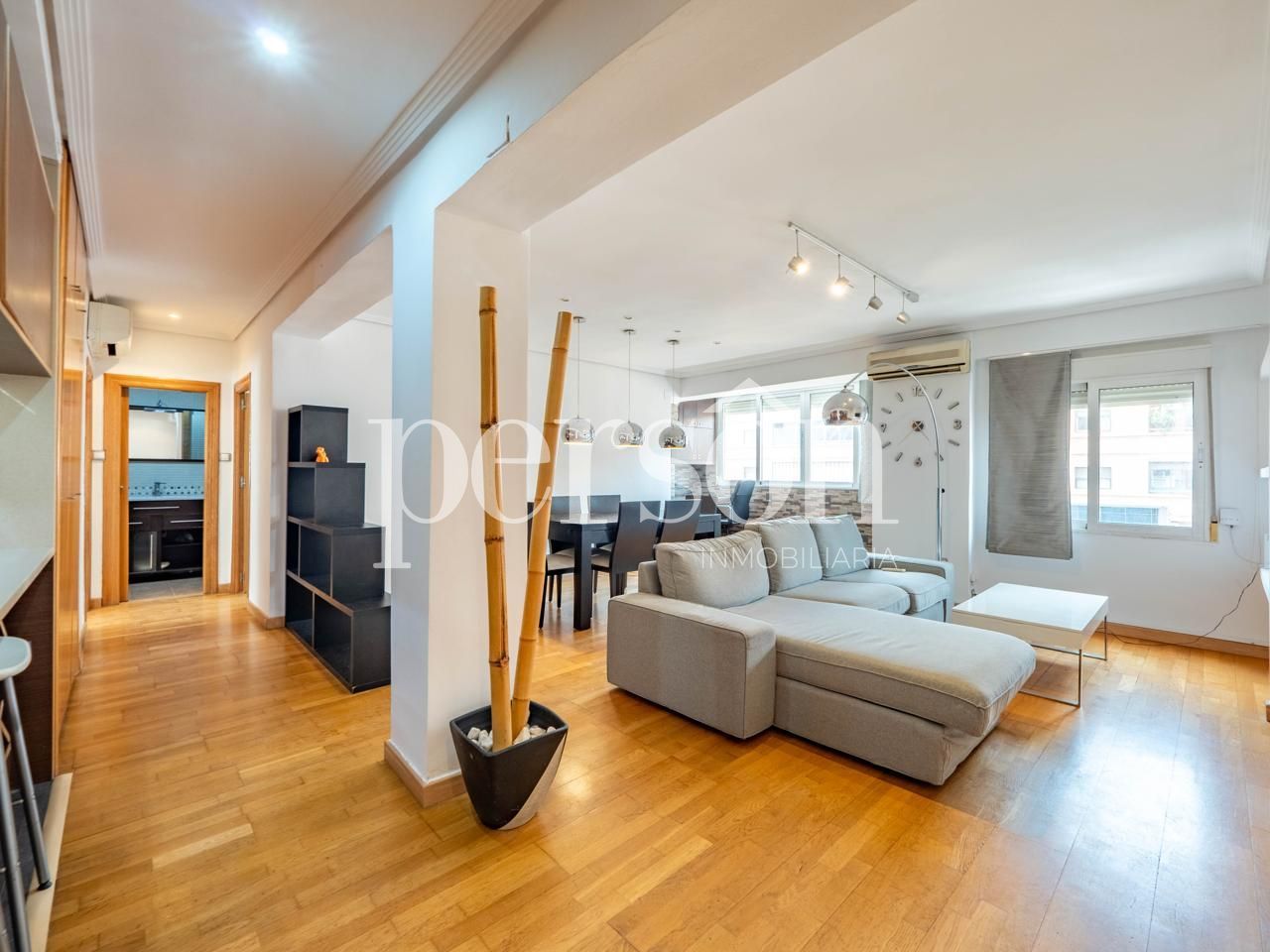 Exterior view of Flat to rent in  Valencia Capital  with Air Conditioner, Parquet flooring and Furnished