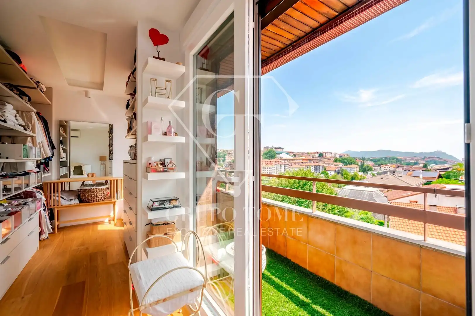 Terrassa de Pis en venda en Donostia - San Sebastián  amb Aire condicionat, Calefacció i Terrassa