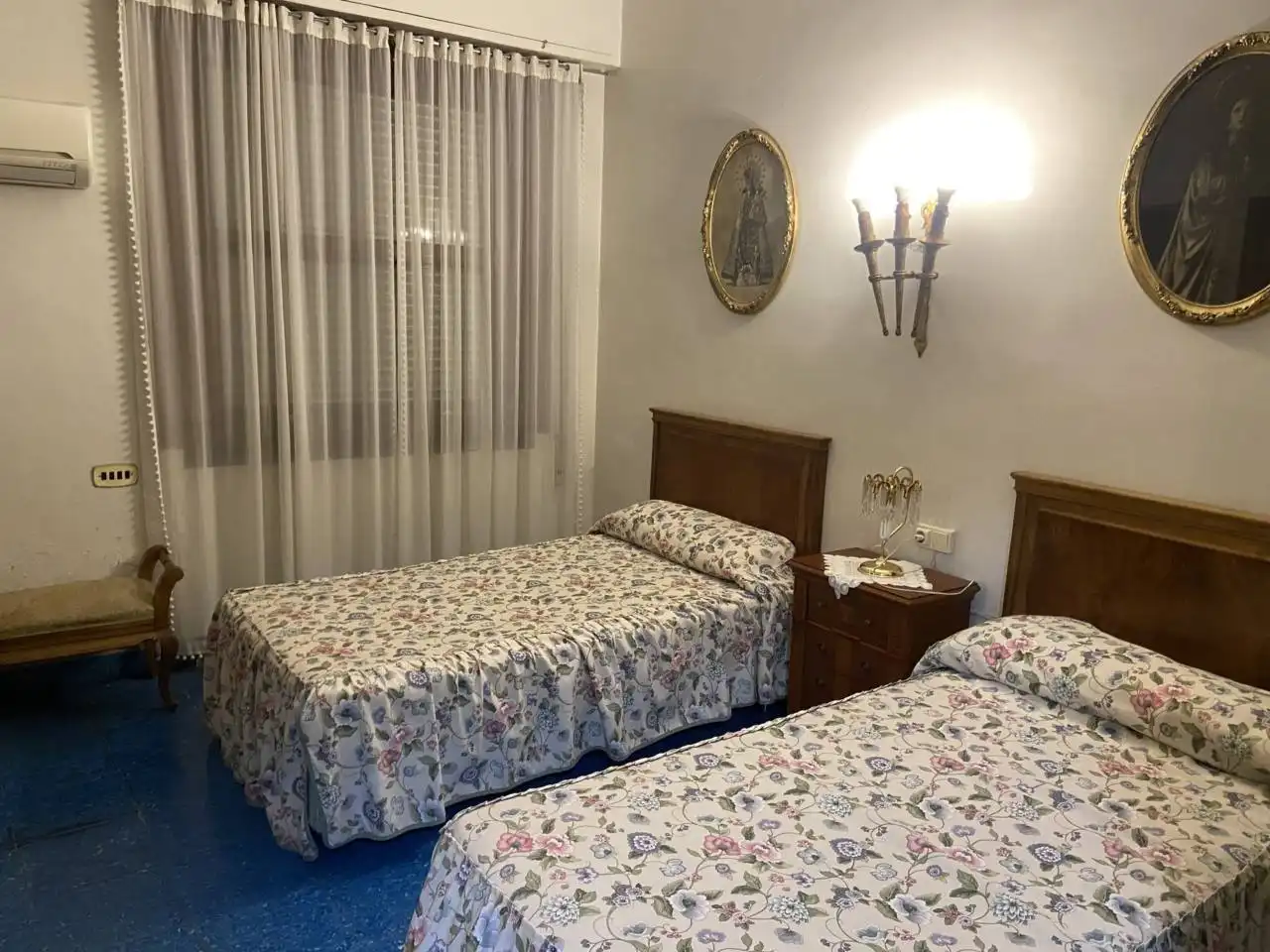 Habitación de Casa o chalet en venta en Torrent con Aire acondicionado, Calefacción y Jardín privado