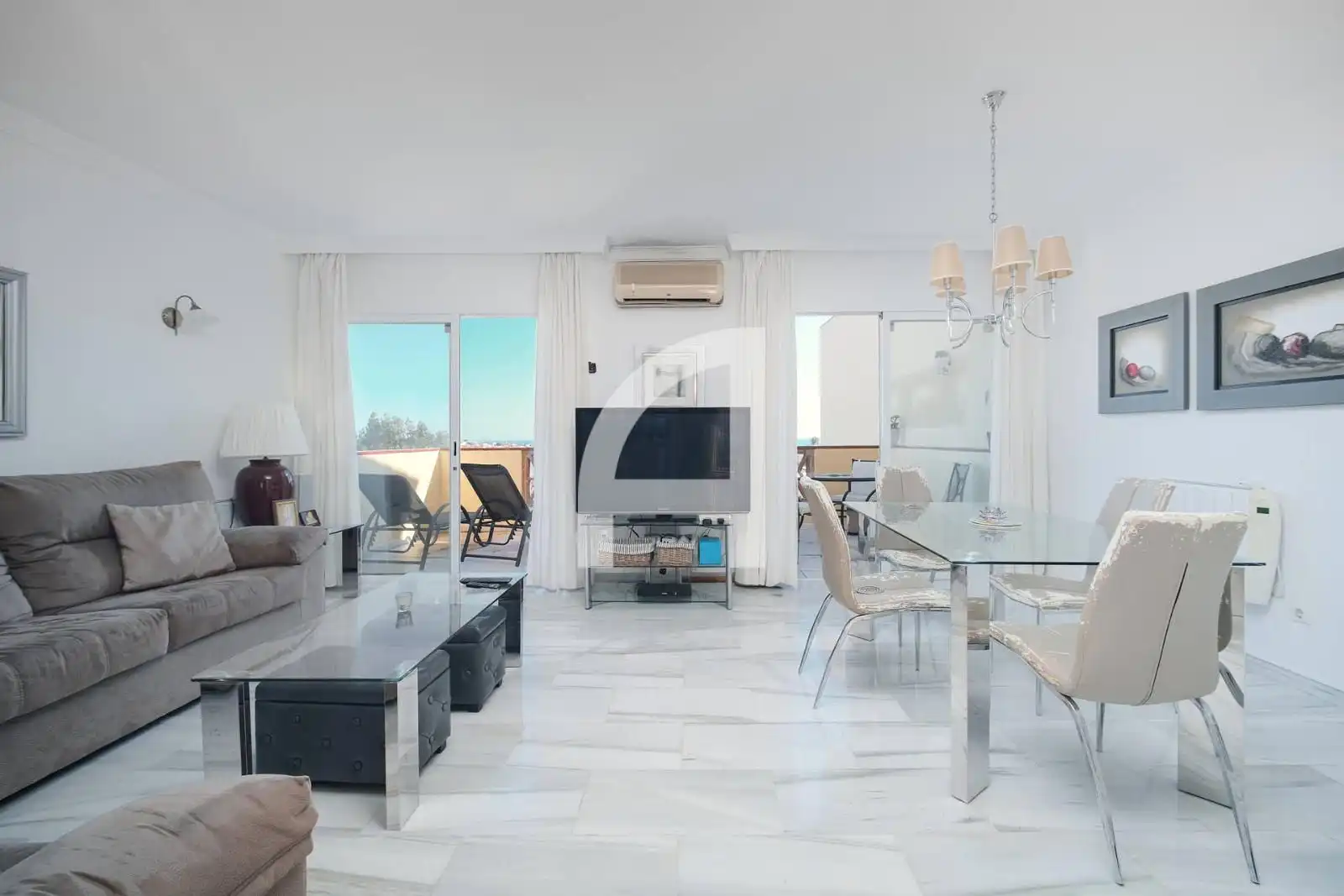 Sala d'estar de Casa adosada de lloguer en Mijas amb Aire condicionat, Calefacció i Terrassa