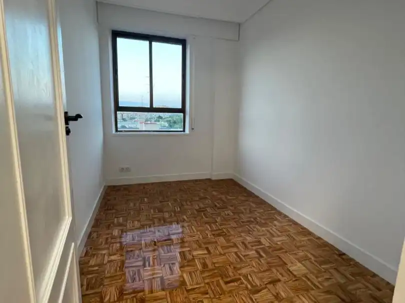 Bedroom of Flat for rent in Madrid  with Air Conditioner, Heating and Parquet flooring