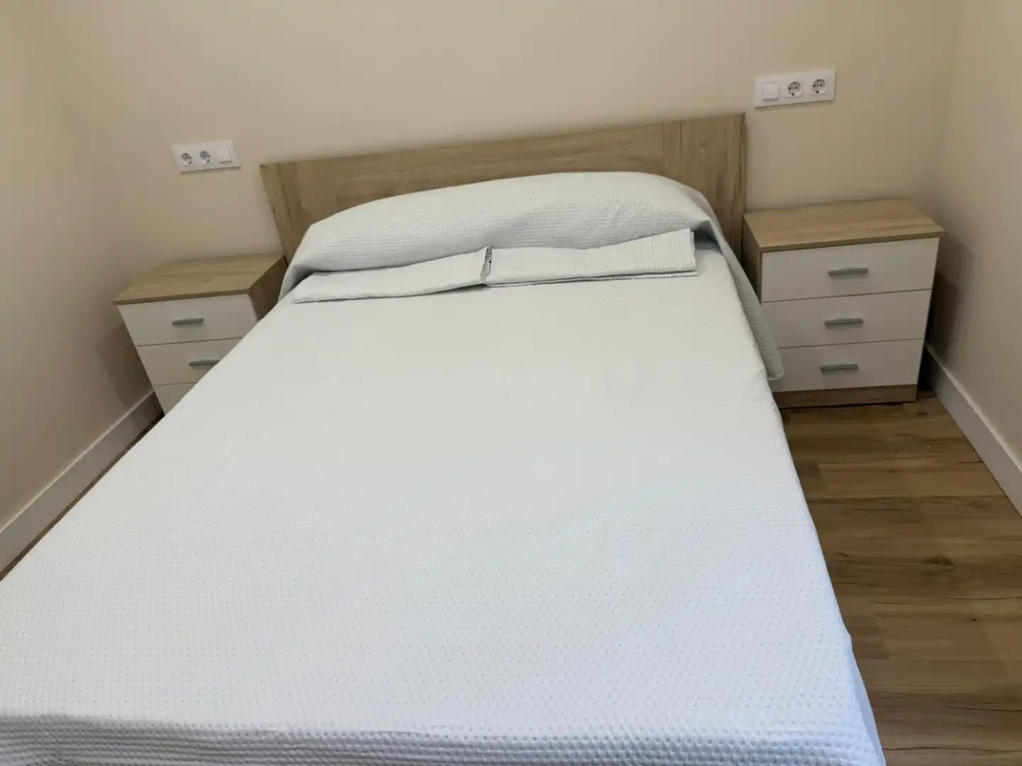 Bedroom of Flat for rent in Gijón   with Heating and Furnished