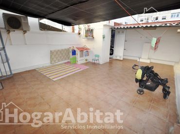 Piso con balcón en venta en Carrer mestre giner
