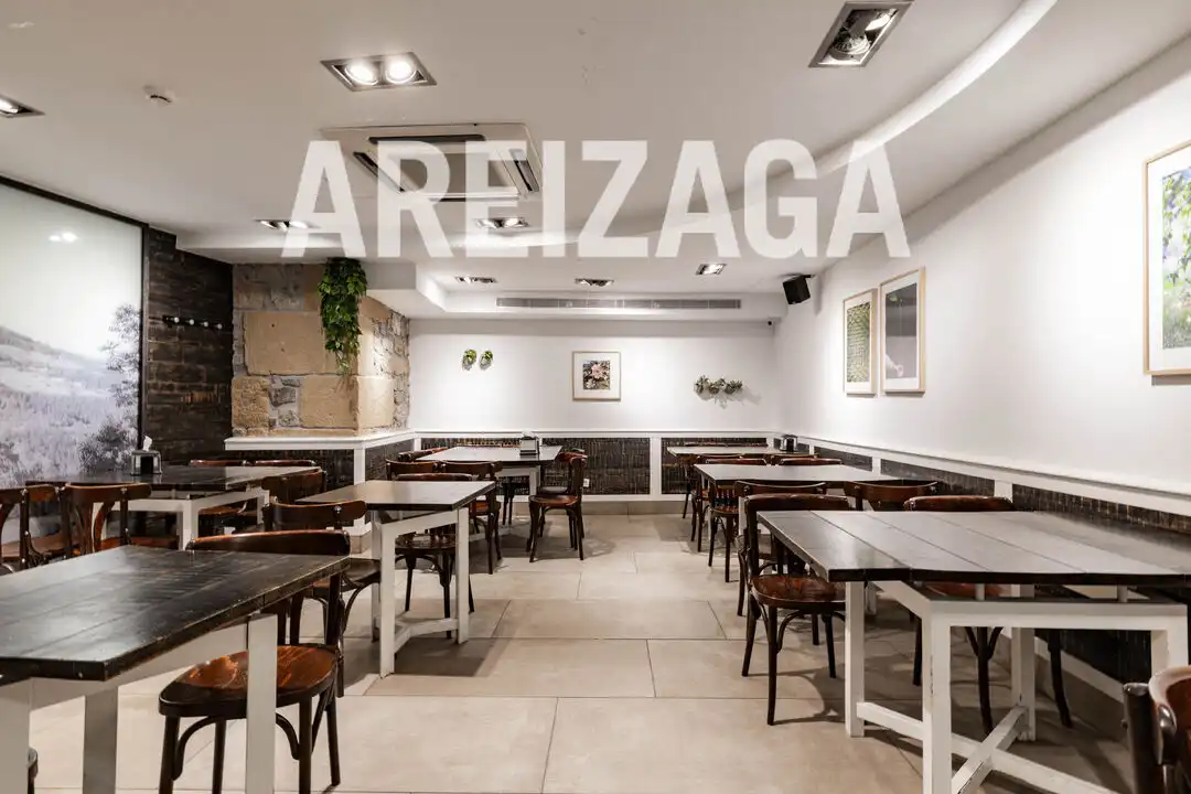 Local de lloguer en Donostia - San Sebastián  amb Moblat