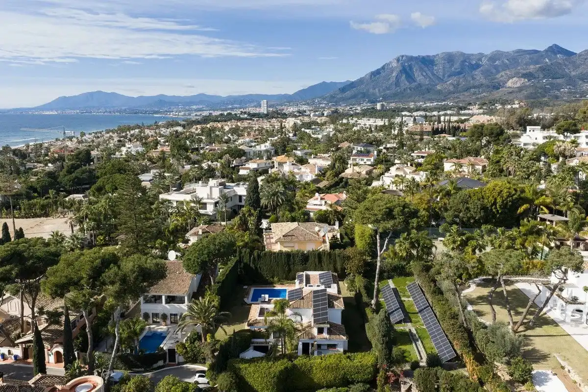 Chalet con piscina en venta en Calahonda, imagen 10
