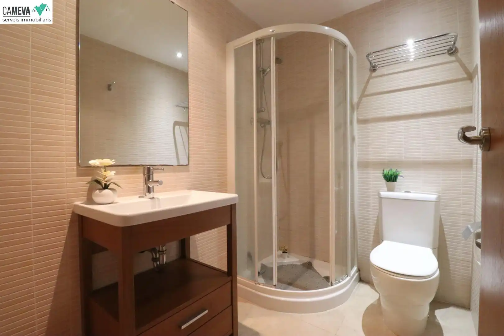 Bathroom of Ground floor for sale in Terrassa  with Air Conditioner, Heating and Furnished