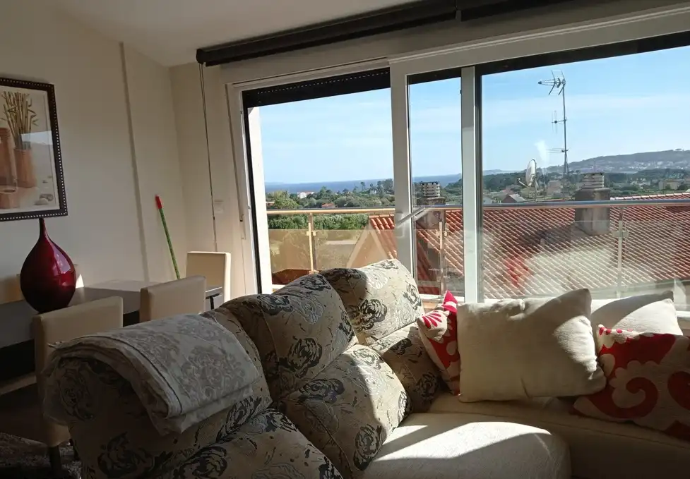 Sala d'estar de Àtic en venda en Ribeira amb Traster, Moblat i Piscina comunitària
