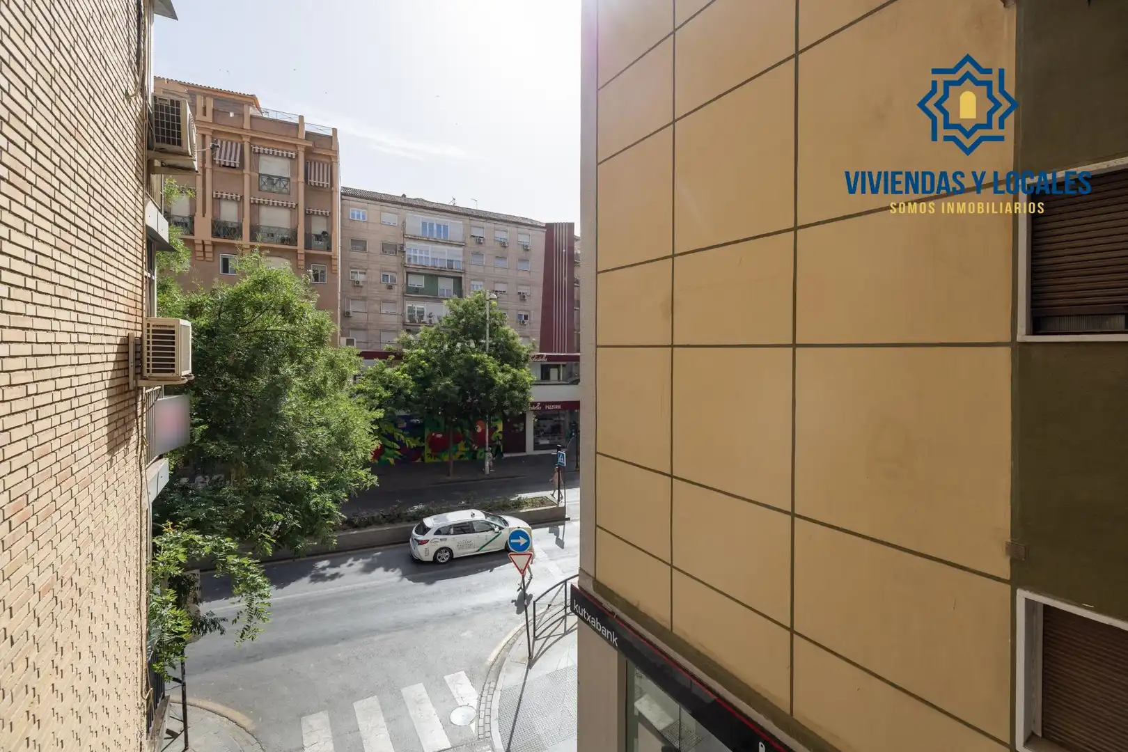 Vista exterior de Pis en venda en Granada amb Aire condicionat, Calefacció i Balcó