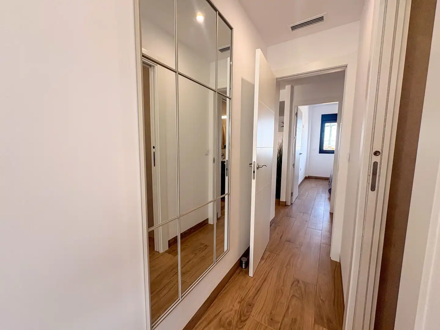 Piso de alquiler en Torrevieja con Aire acondicionado, Calefacción y Jardín privado