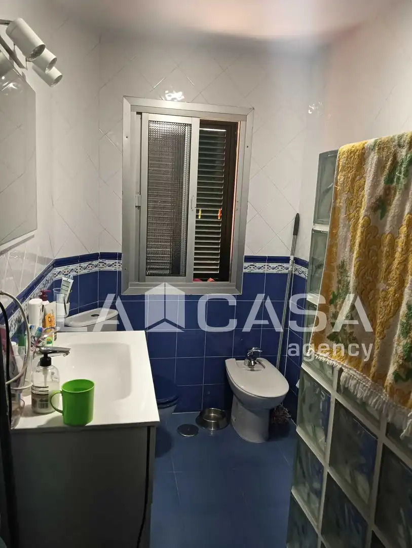 Baño de Piso en venta en Algeciras con Balcón