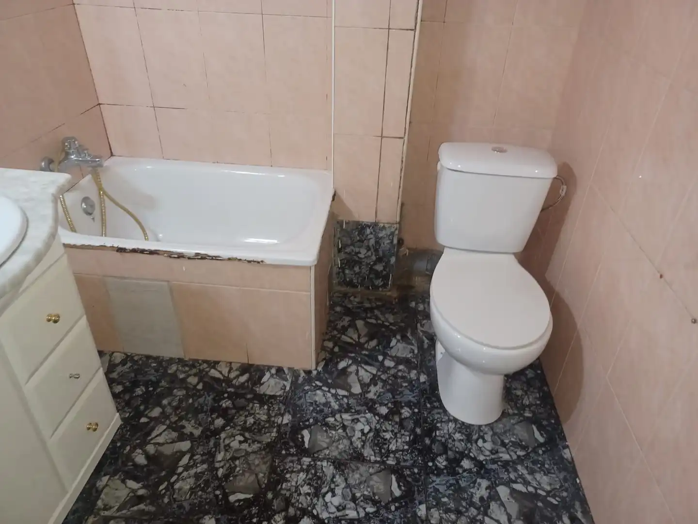 Baño de Piso en venta en Santa Perpètua de Mogoda