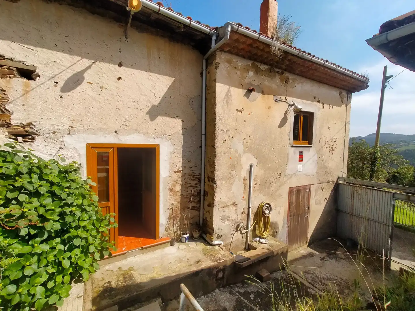 Vista exterior de Finca rústica en venda en Cudillero amb Jardí privat, Terrassa i Traster