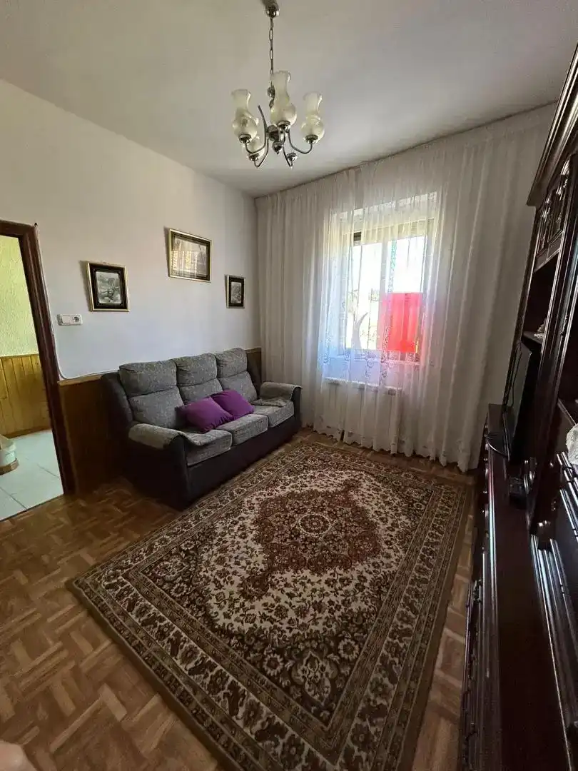 Sala d'estar de Finca rústica en venda en Fuente Encalada amb Moblat