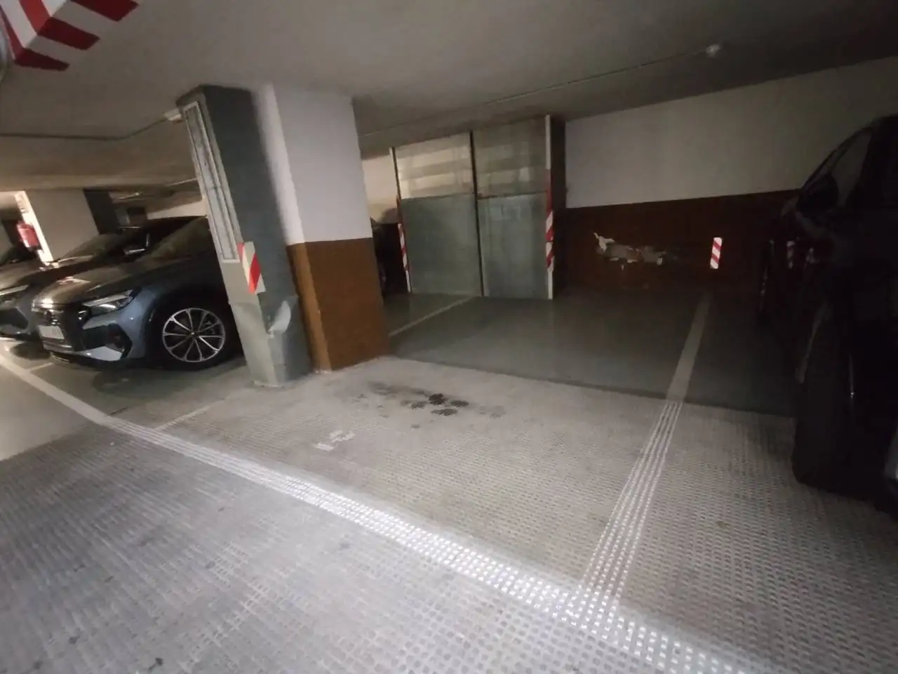 Parking with lift for sale in Abando - Albia, imagen 2