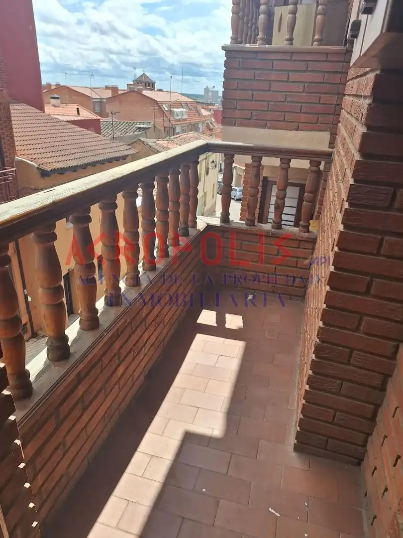 Terraza de Piso de alquiler en Benavente con Terraza, Trastero y Amueblado