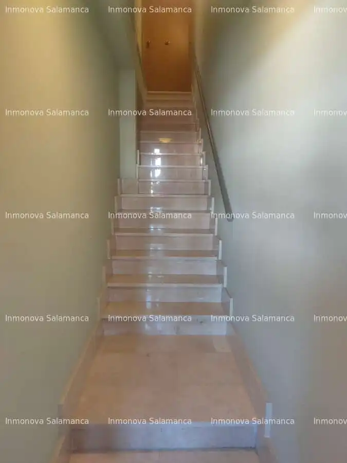 Casa o chalet en venta en Vecinos con Calefacción, Terraza y Trastero