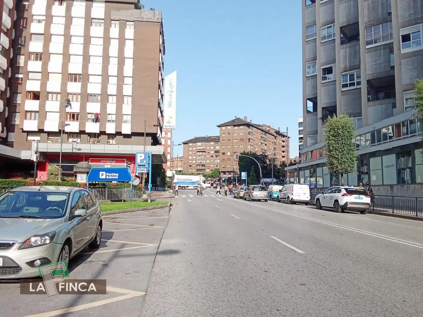 Außenansicht von Wohnungen zum Verkauf in Oviedo  mit Heizung und Parkett