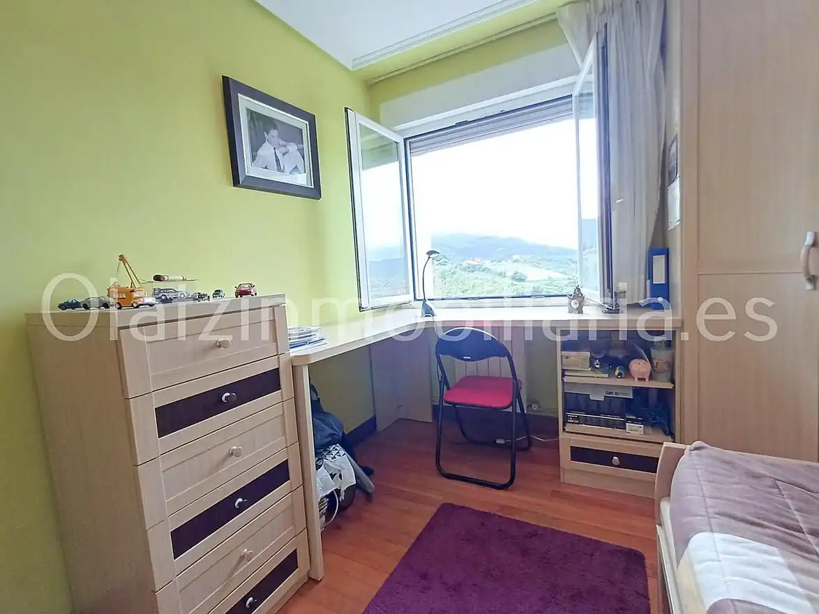 Bedroom of Flat for sale in Bilbao   with Heating, Terrace and Balcony