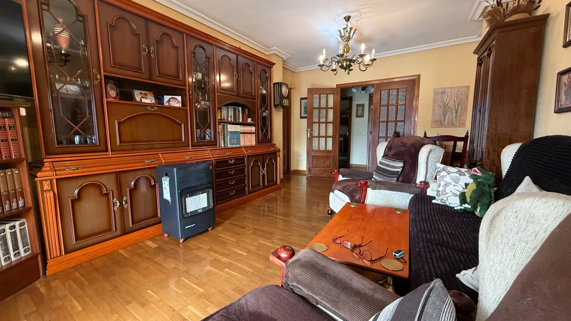 Living room of Flat for sale in Plasencia  with Air Conditioner, Furnished and Balcony