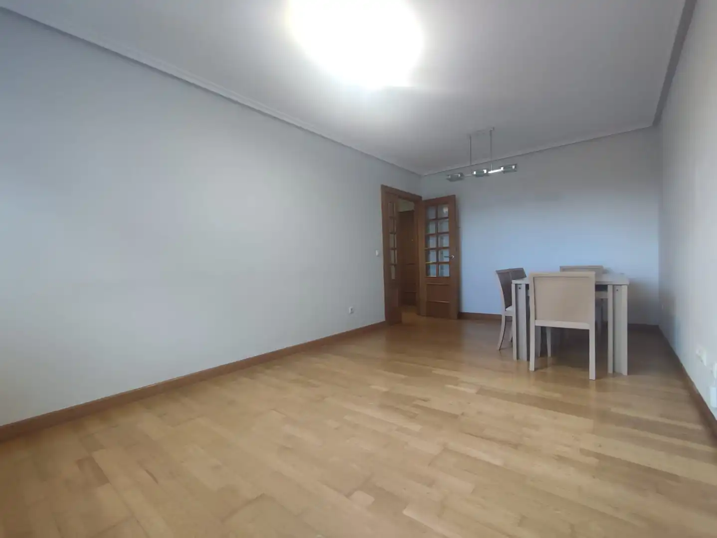 Comedor de Piso de alquiler en Gijón  con Calefacción, Parquet y Trastero