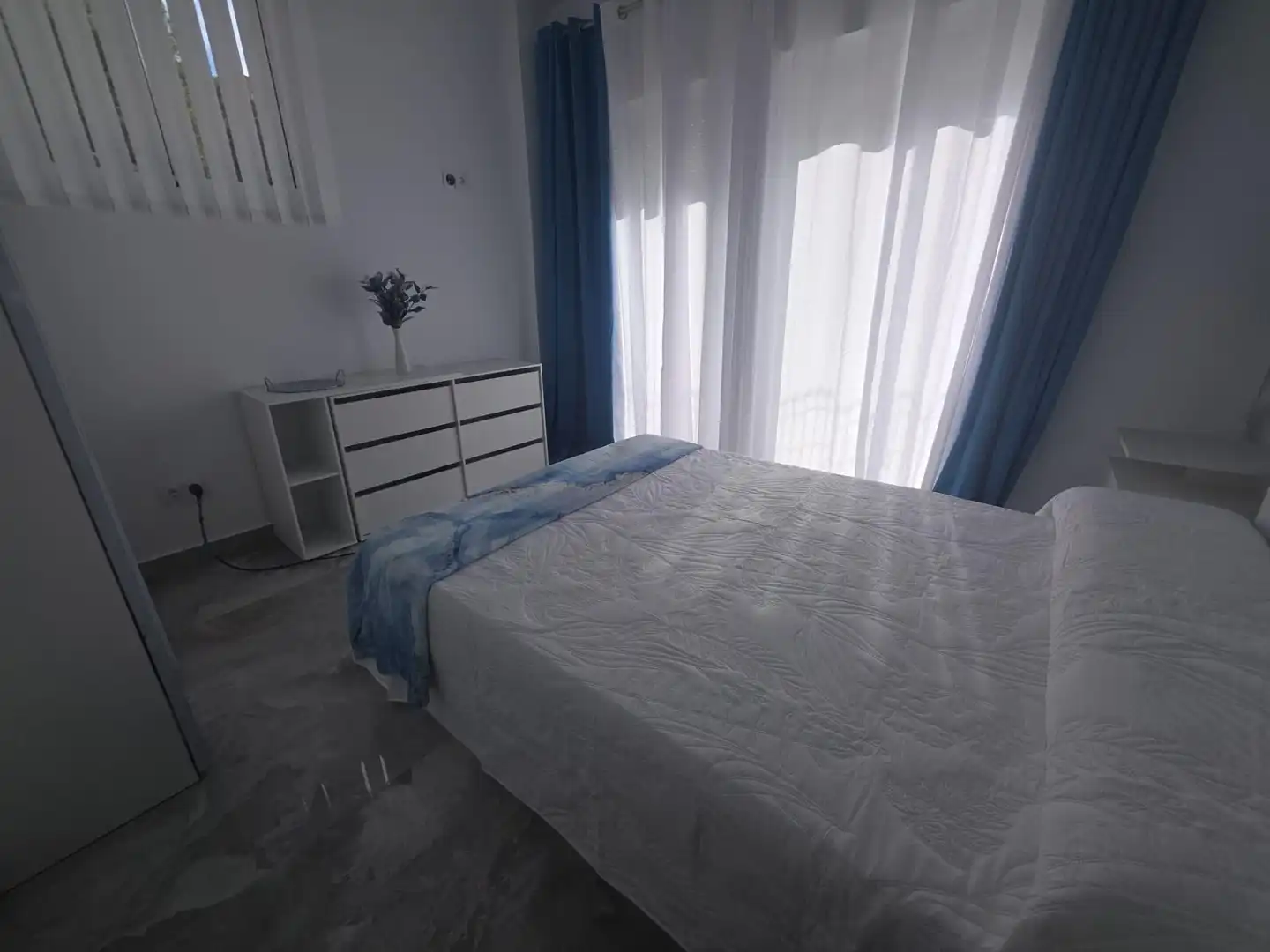 Habitación de Piso en venta en Benidorm con Aire acondicionado, Calefacción y Jardín privado