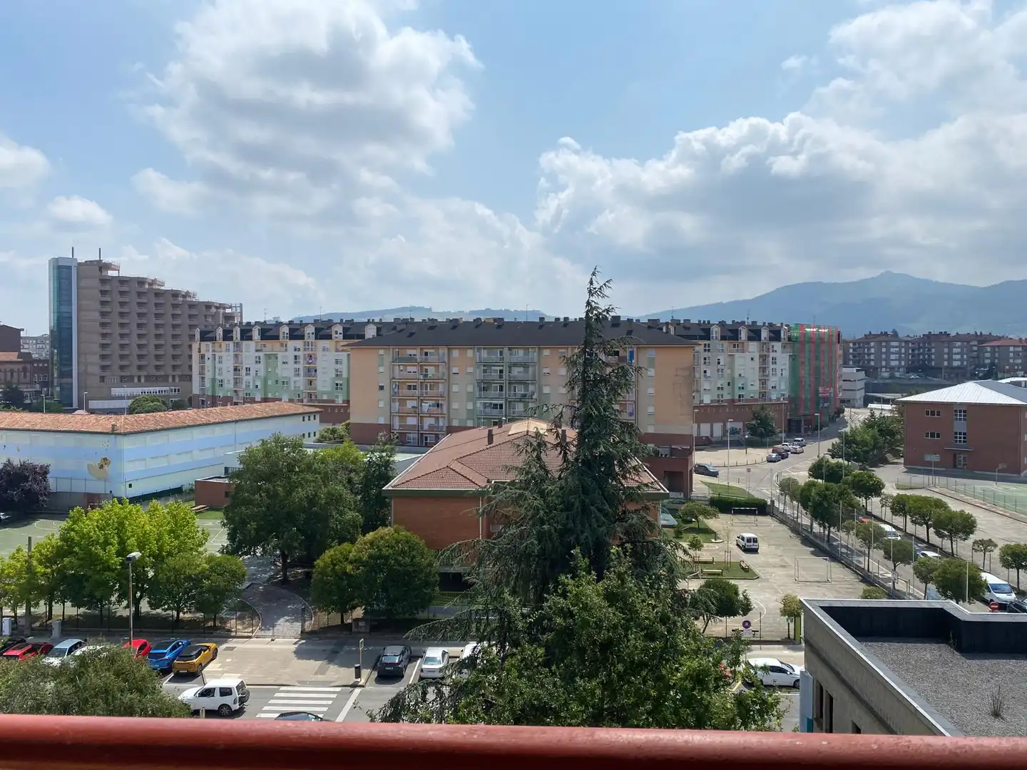 Vista exterior de Pis en venda en Torrelavega  amb Terrassa