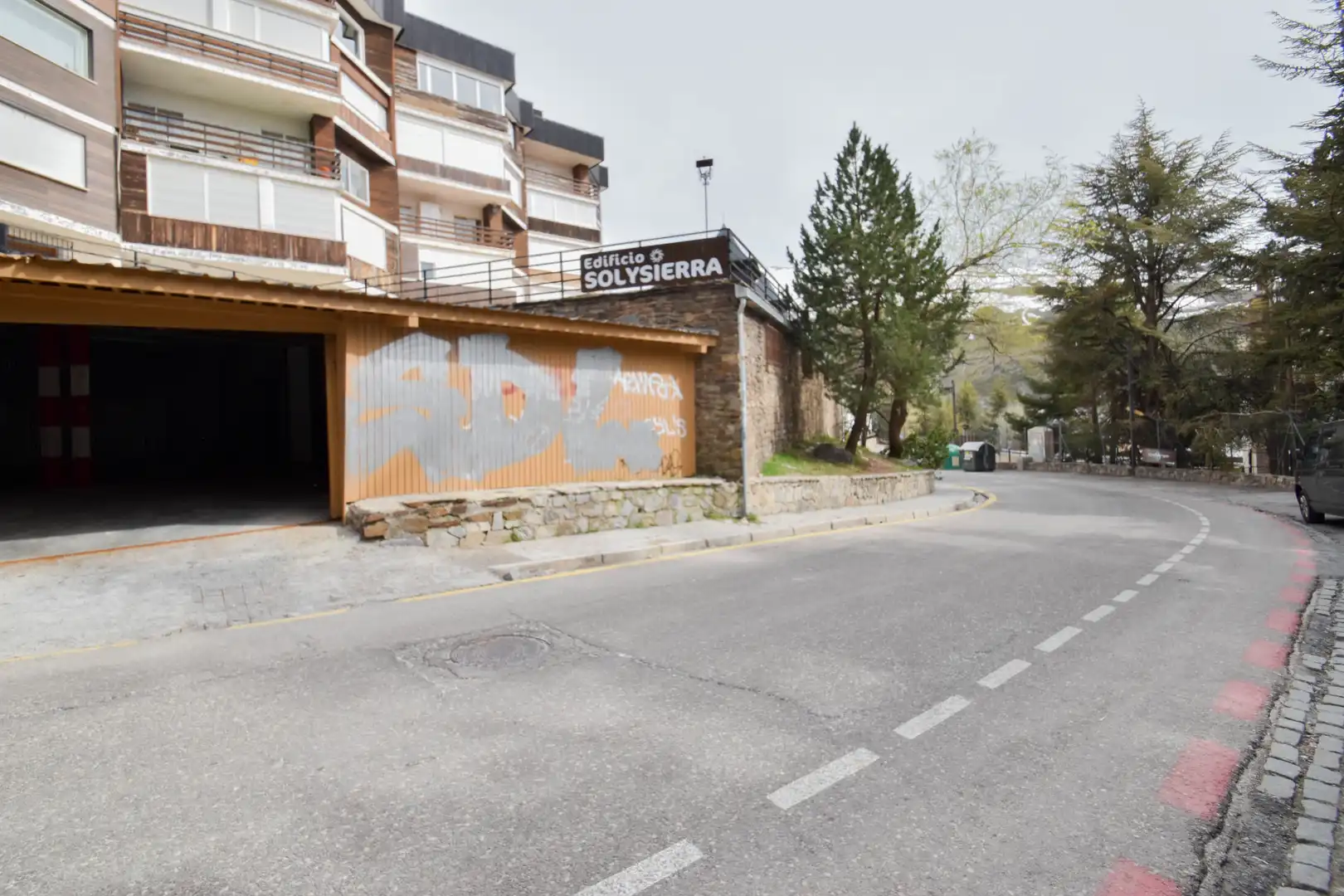 Parking de Piso en venta en Sierra Nevada con Calefacción, Terraza y Amueblado