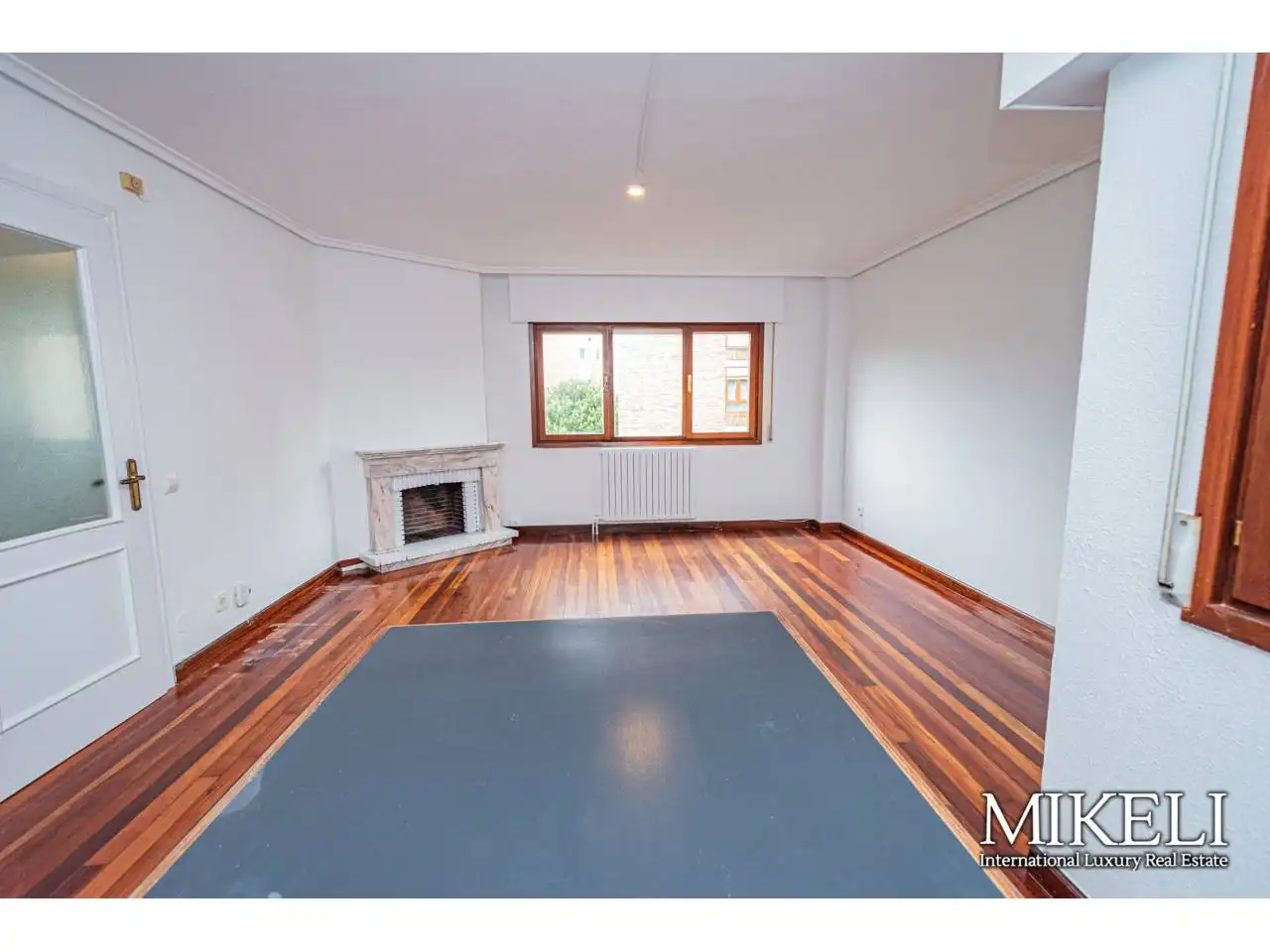 Living room of Flat for rent in Santander  with Heating, Parquet flooring and Terrace