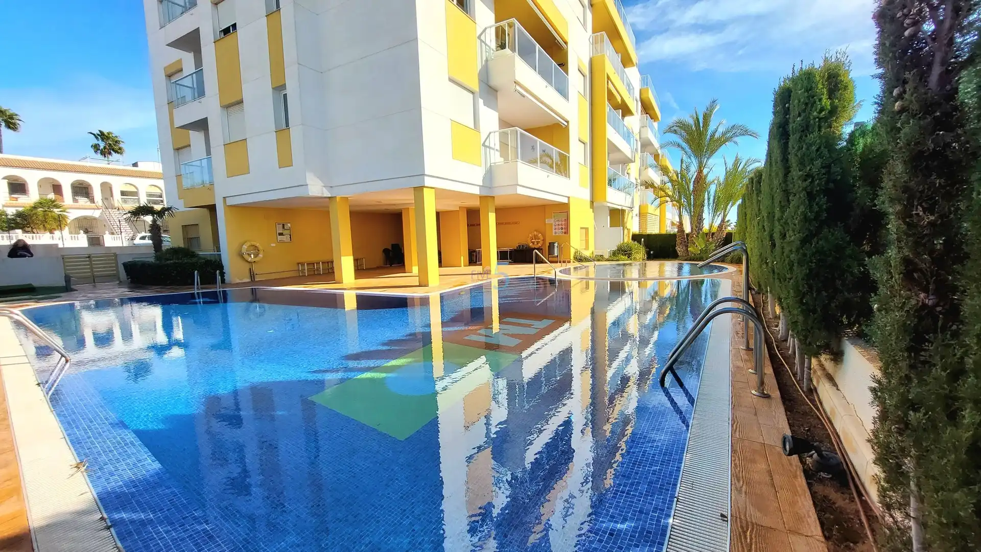Pis amb piscina en venda a Orihuela Costa
