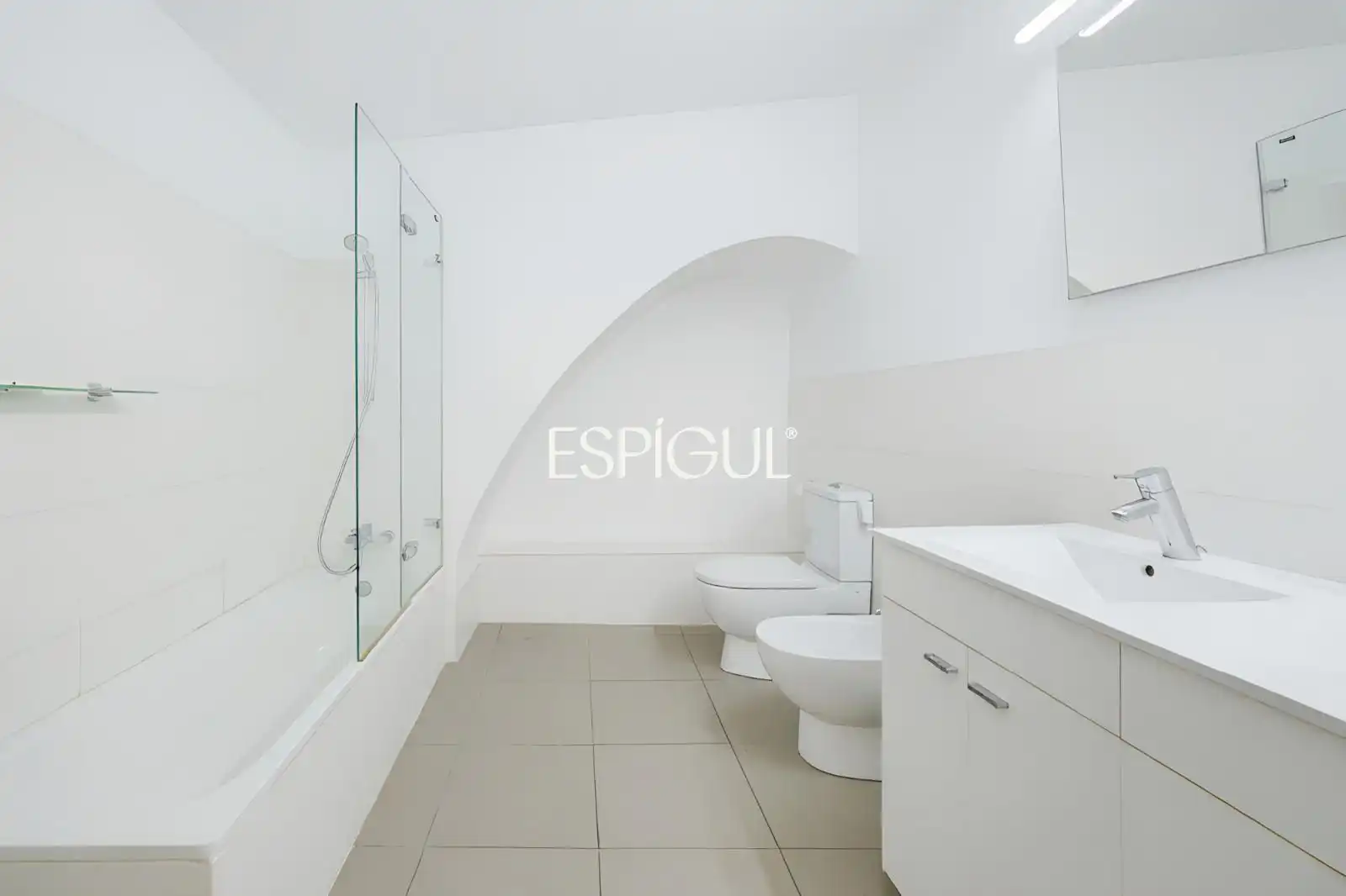 Baño de Casa adosada en venta en Torroella de Montgrí con Aire acondicionado, Calefacción y Terraza