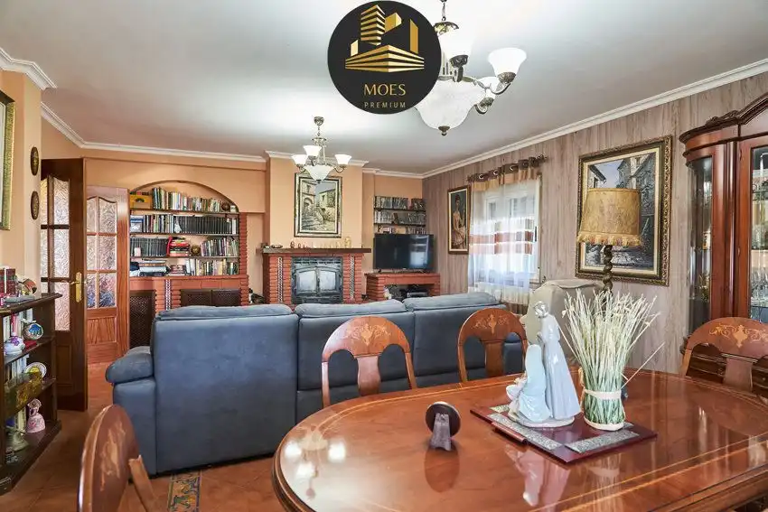 Sala d'estar de Casa o xalet en venda en Jaén amb Aire condicionat, Calefacció i Terrassa