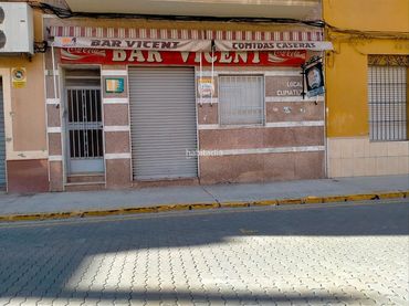Locale commerciale in vendita a Calle Miguel Paredes 1A