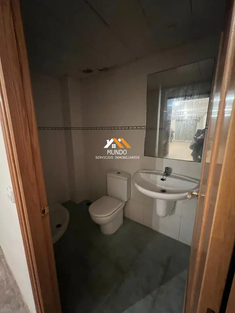 Bathroom of Commercial properties for rent in Paterna