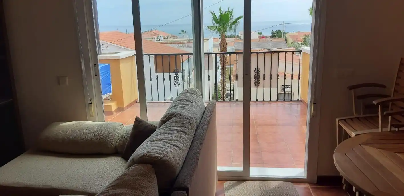 Terrasse von Wohnung zum Verkauf in Cuevas del Almanzora mit Klimaanlage, Privatgarten und Möbliert