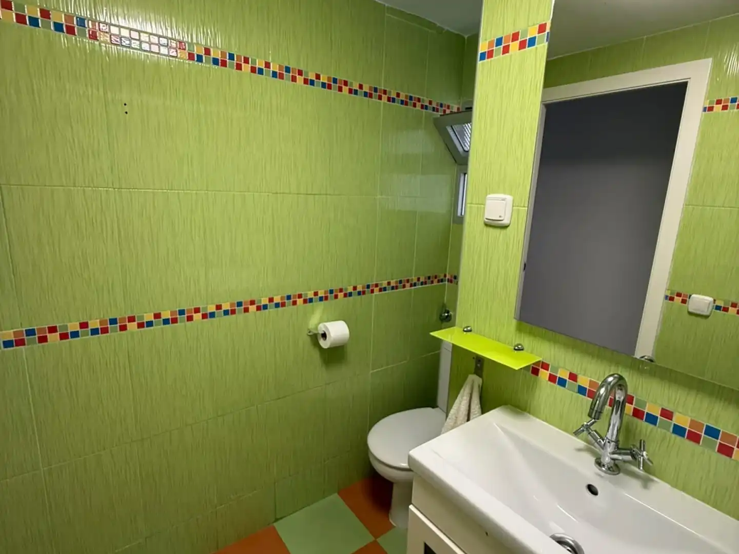 Baño de Piso en venta en Málaga con Aire acondicionado, Amueblado y Lavadora