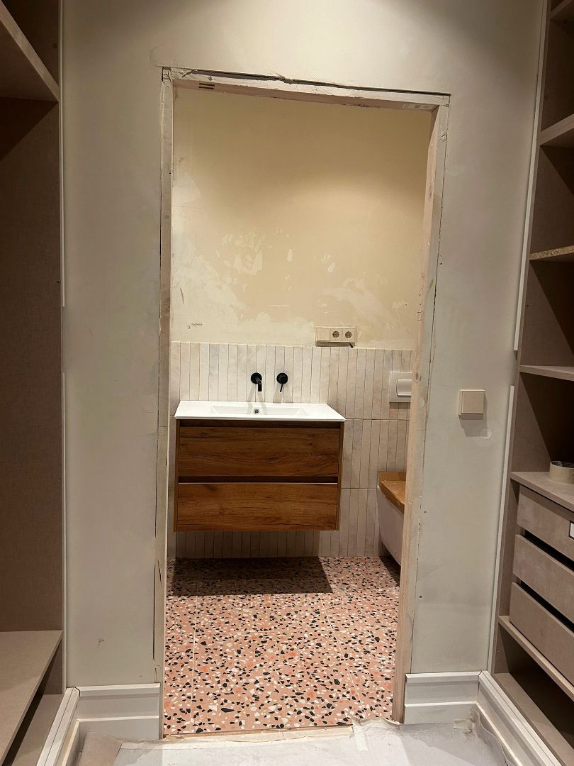 Bathroom of Flat for sale in  Madrid Capital  with Air Conditioner, Heating and Oven
