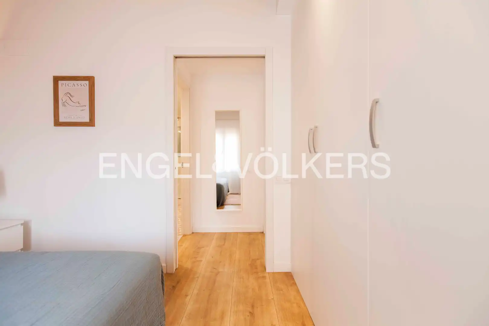 Bedroom of Flat for sale in Barcelona  with Air Conditioner, Heating and Parquet flooring