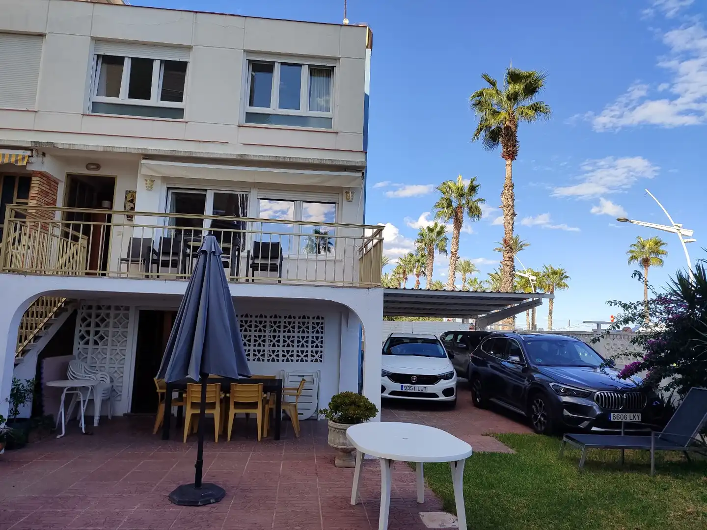 Außenansicht von Einfamilien-Reihenhaus zum Verkauf in Peñíscola / Peníscola mit Privatgarten, Terrasse und Abstellraum